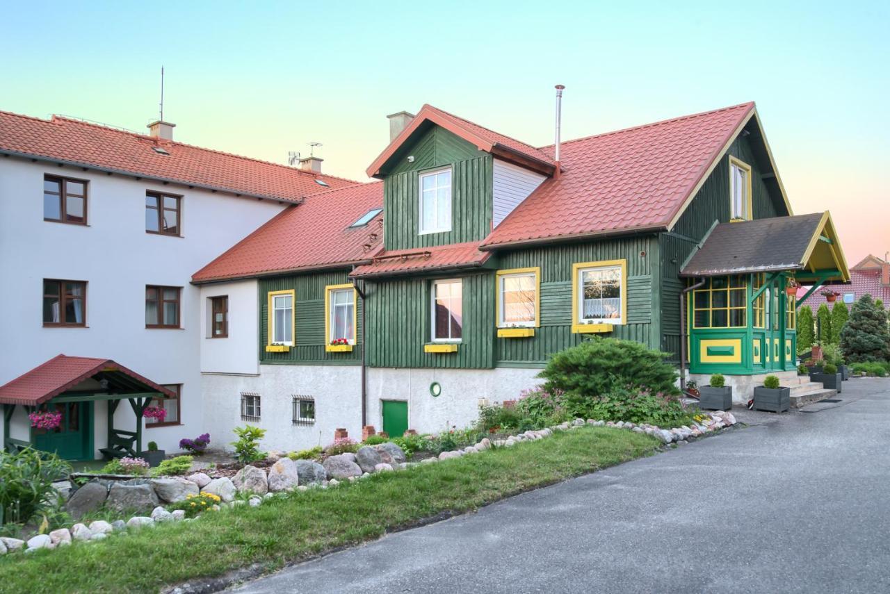 Gosciniec Zielony Domek Mrągowo Exterior photo
